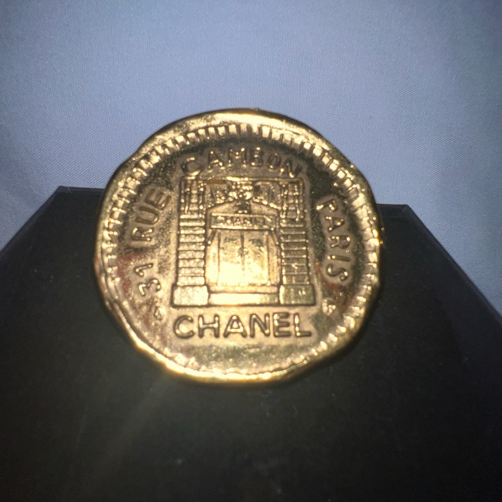 Vintage Preloved Chanel 31 Rue Cambon 1131 24k Gold-plated Brooch. Circa 1980.